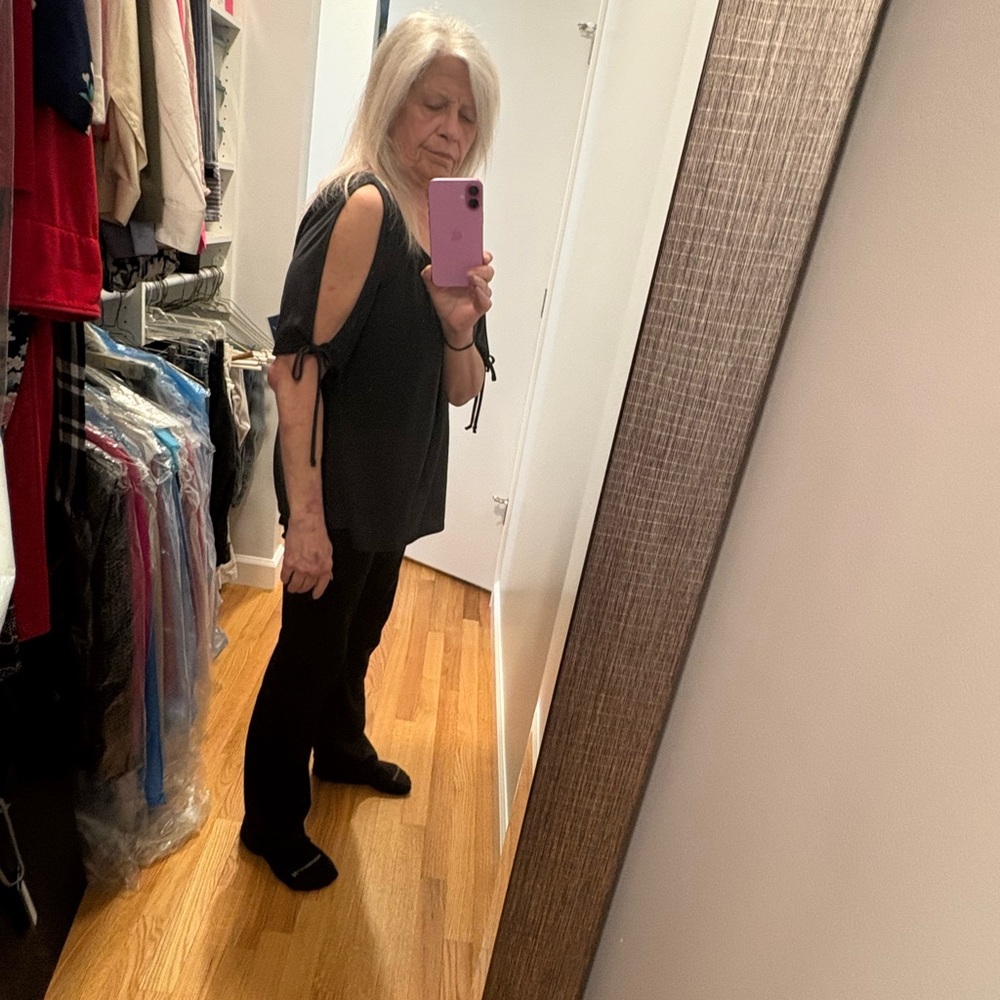 Women's Black top